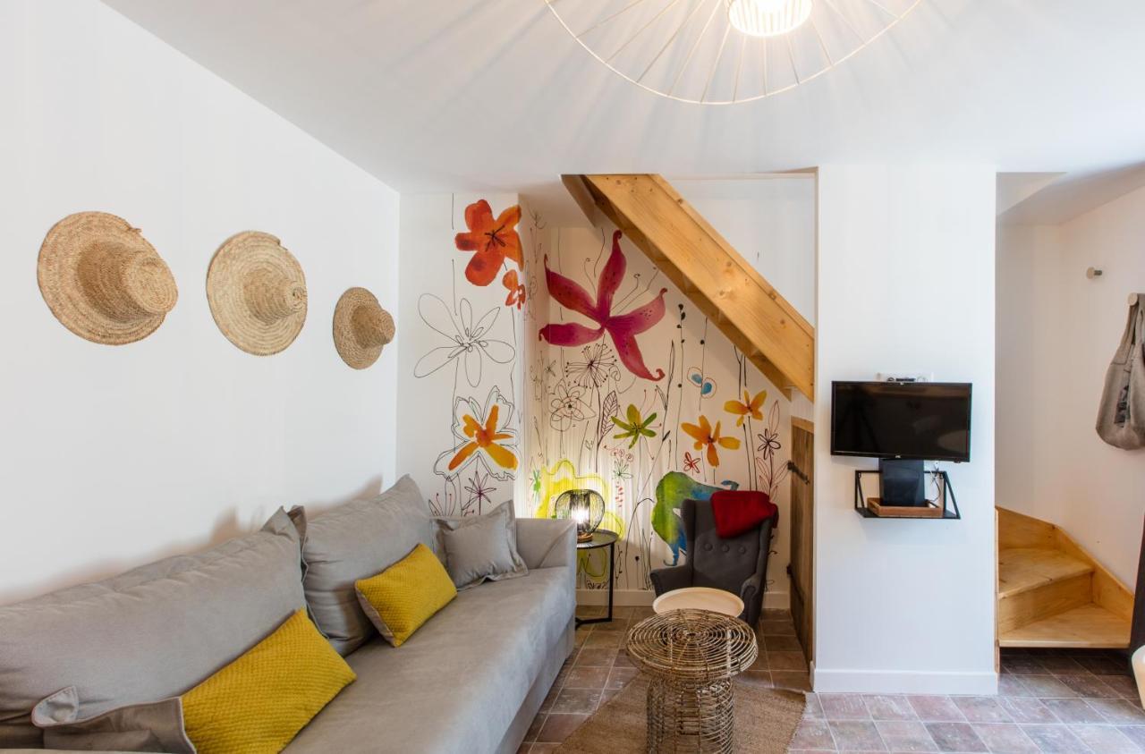 Les Apparts De Charly-Superbe Duplex Dans Un Hotel Particulier, Parking Prive Gratuit La Rochelle  Exterior foto