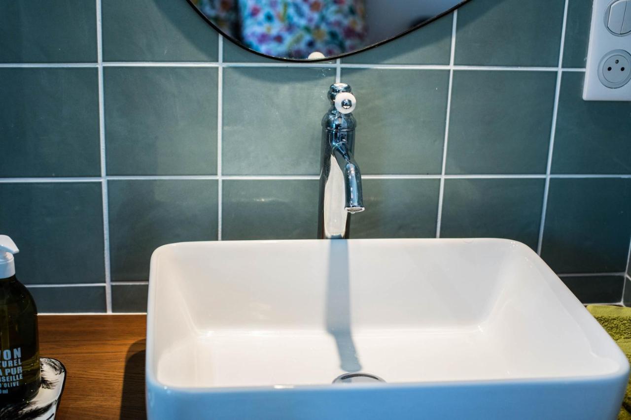 Les Apparts De Charly-Superbe Duplex Dans Un Hotel Particulier, Parking Prive Gratuit La Rochelle  Exterior foto